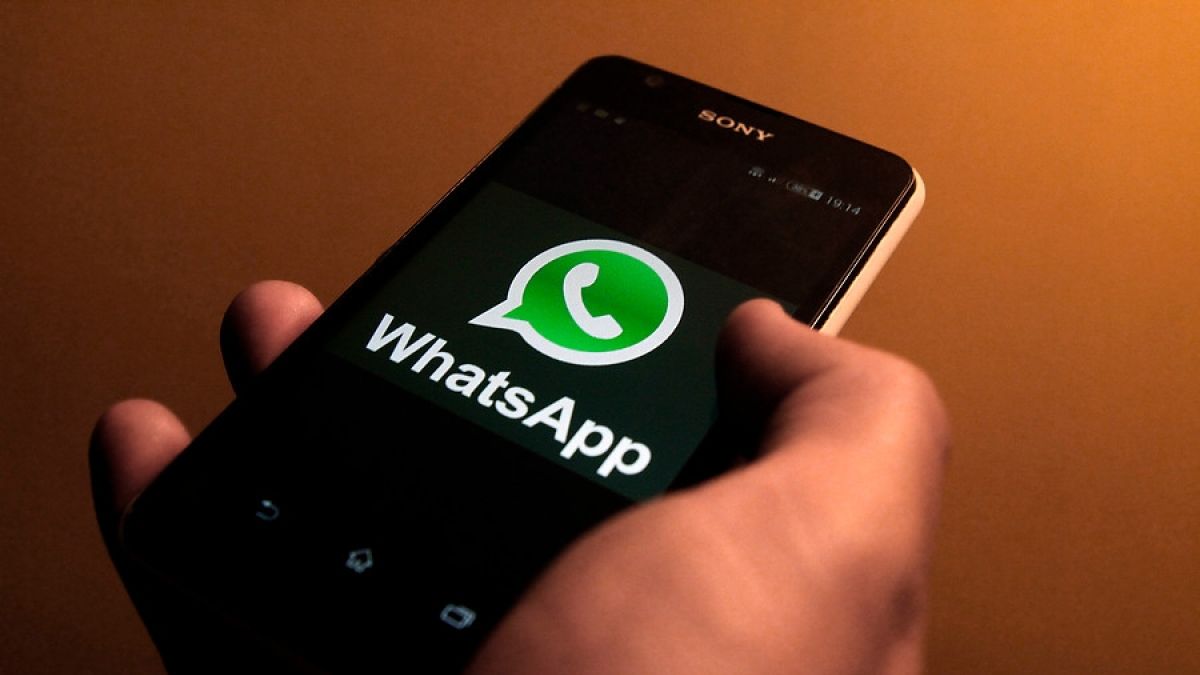 5 Ways to Hack WhatsApp Messages without Touching Their Phone